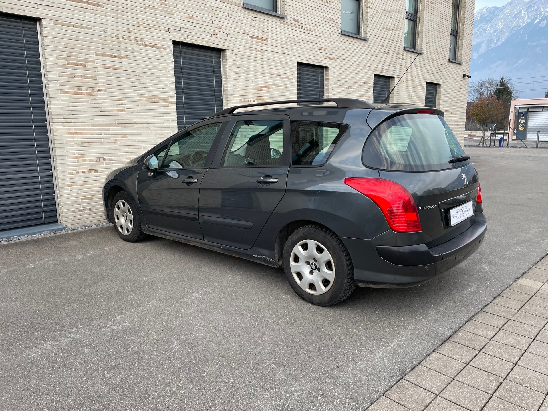 PEUGEOT 308 SW 1.6 HDI Business-image-11