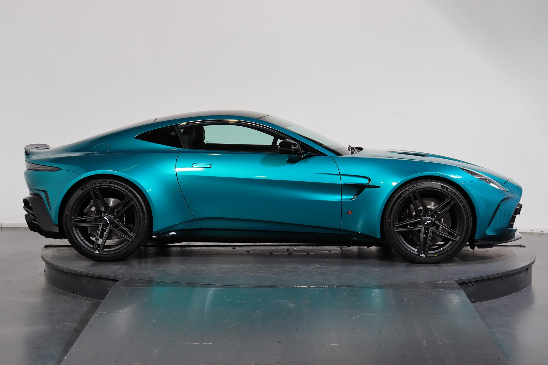 ASTON MARTIN V8 Vantage Coupé 4.0 S V8 Bi-Turbo-image-1