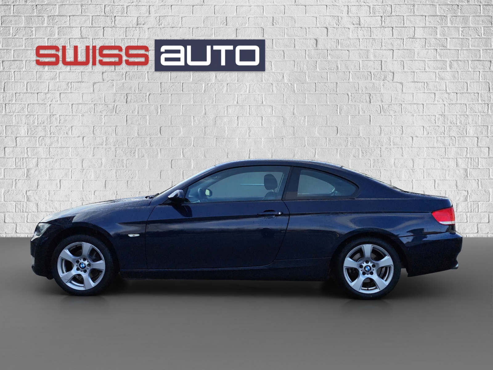 BMW 320i Coupé-image-7