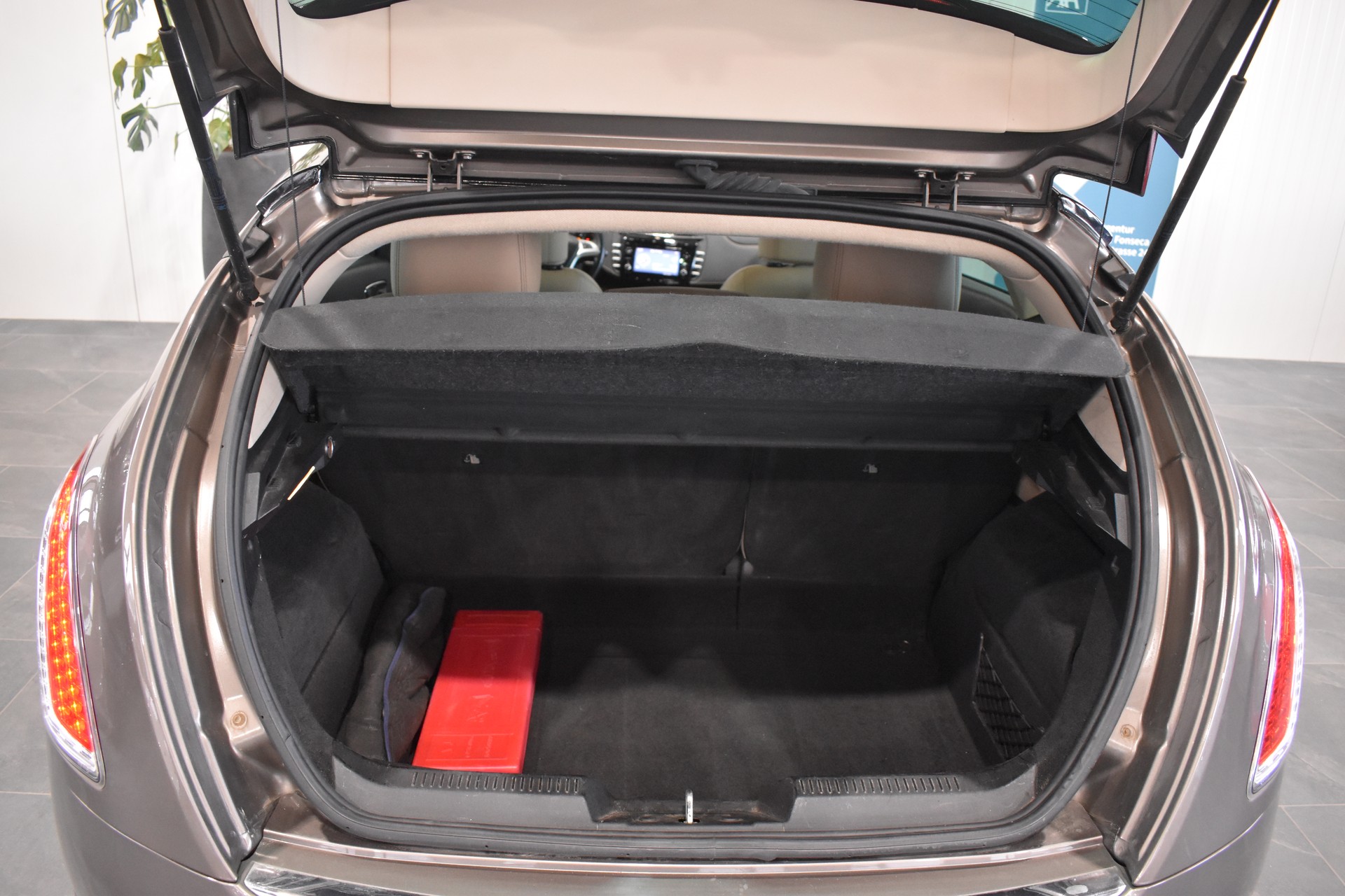 LANCIA Delta 1.8 Turbo-Jet Executive Sportronic-image-15