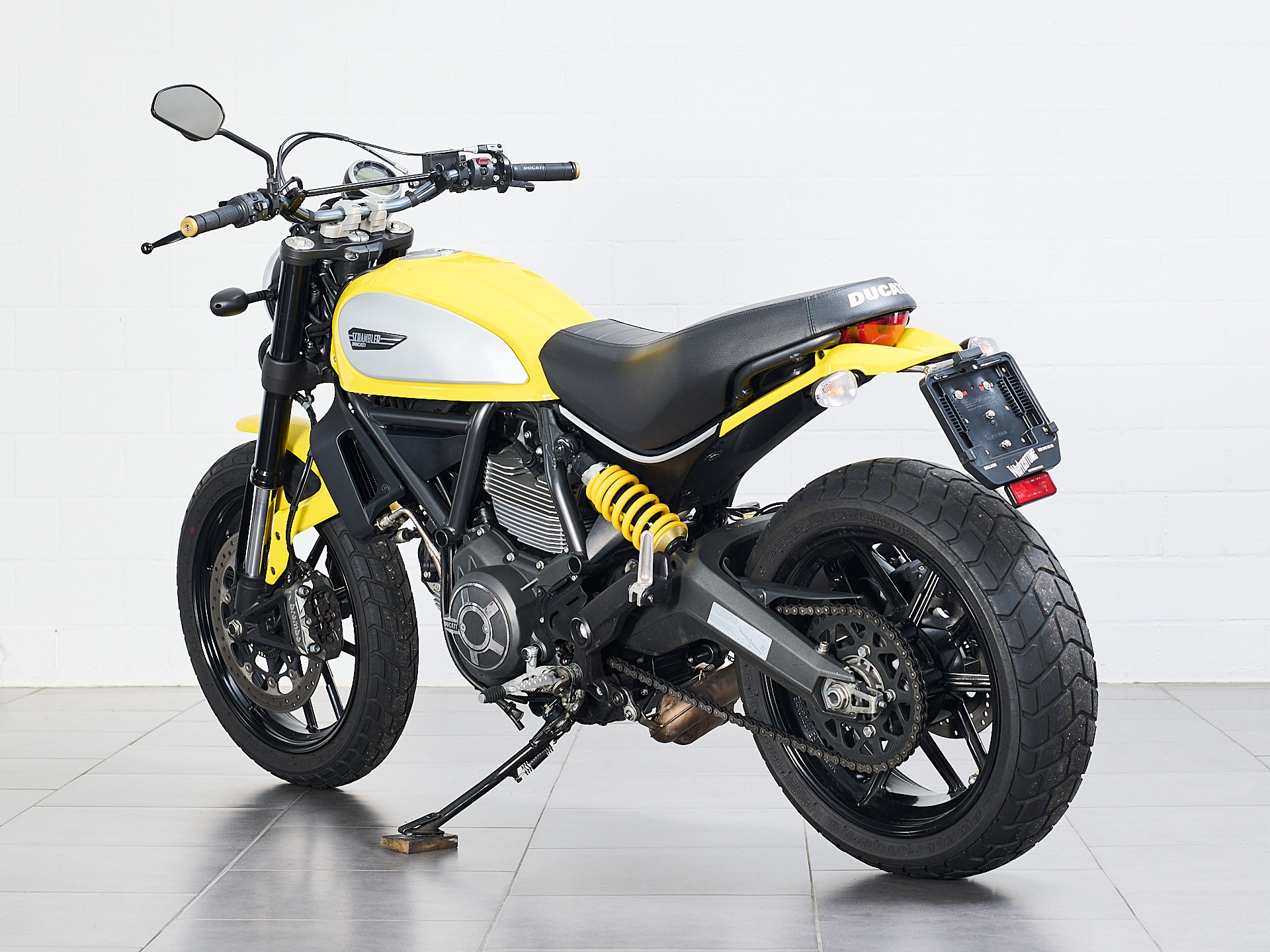 DUCATI Scrambler 800 Icon-showroom-element-3