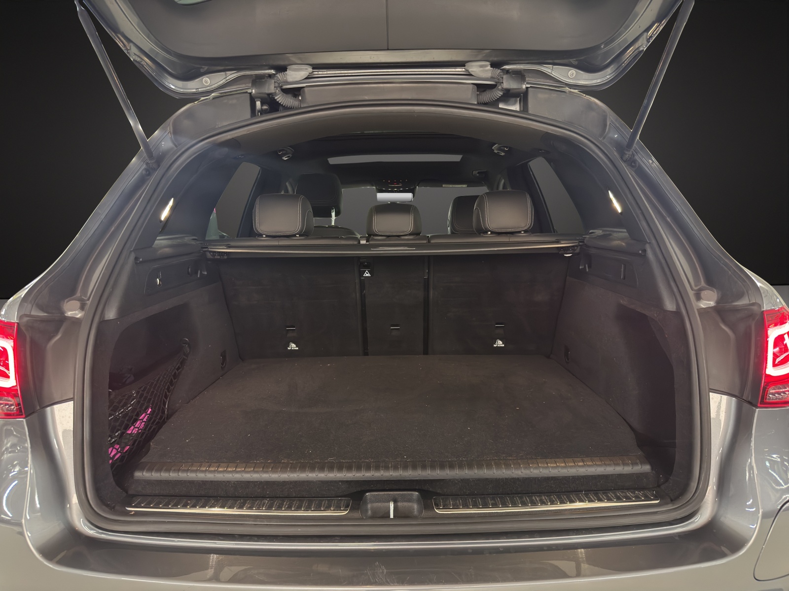 MERCEDES-BENZ GLC 300 de AMG Line 4Matic 9G-Tronic-image-16