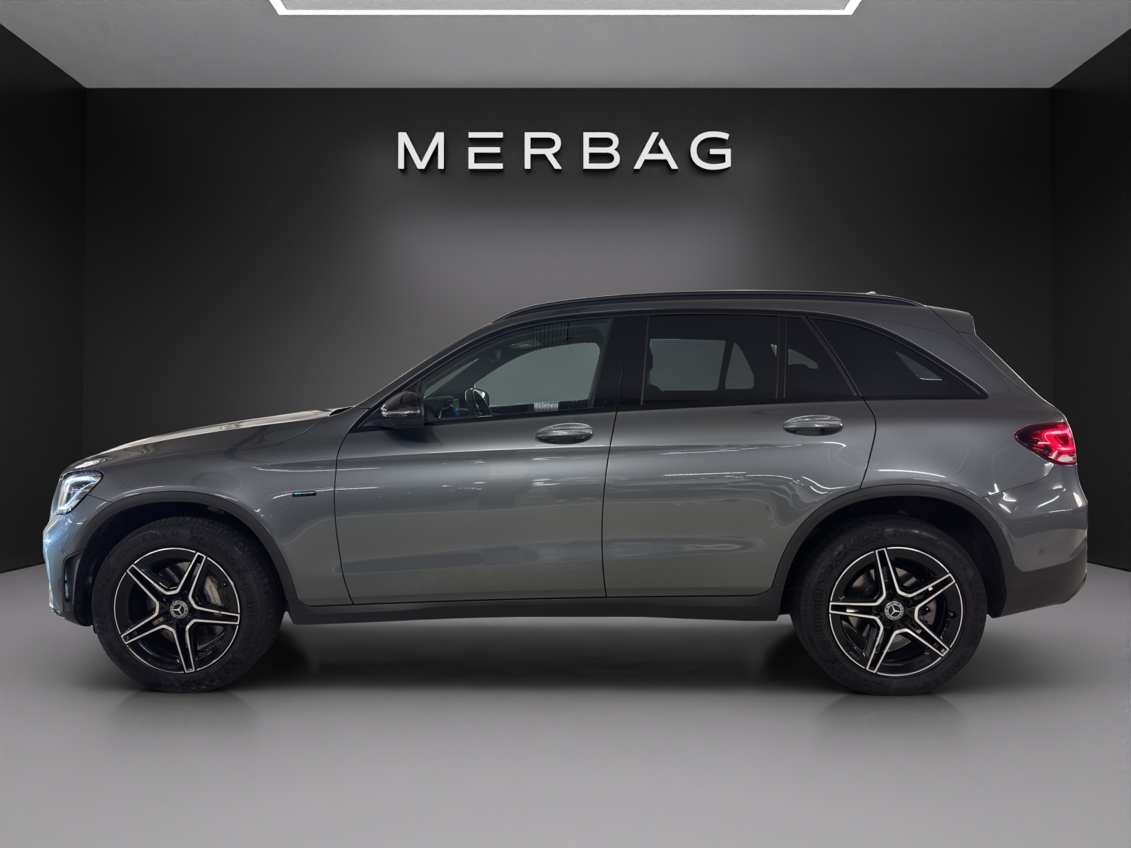 MERCEDES-BENZ GLC 300 de AMG Line 4Matic 9G-Tronic-image-3