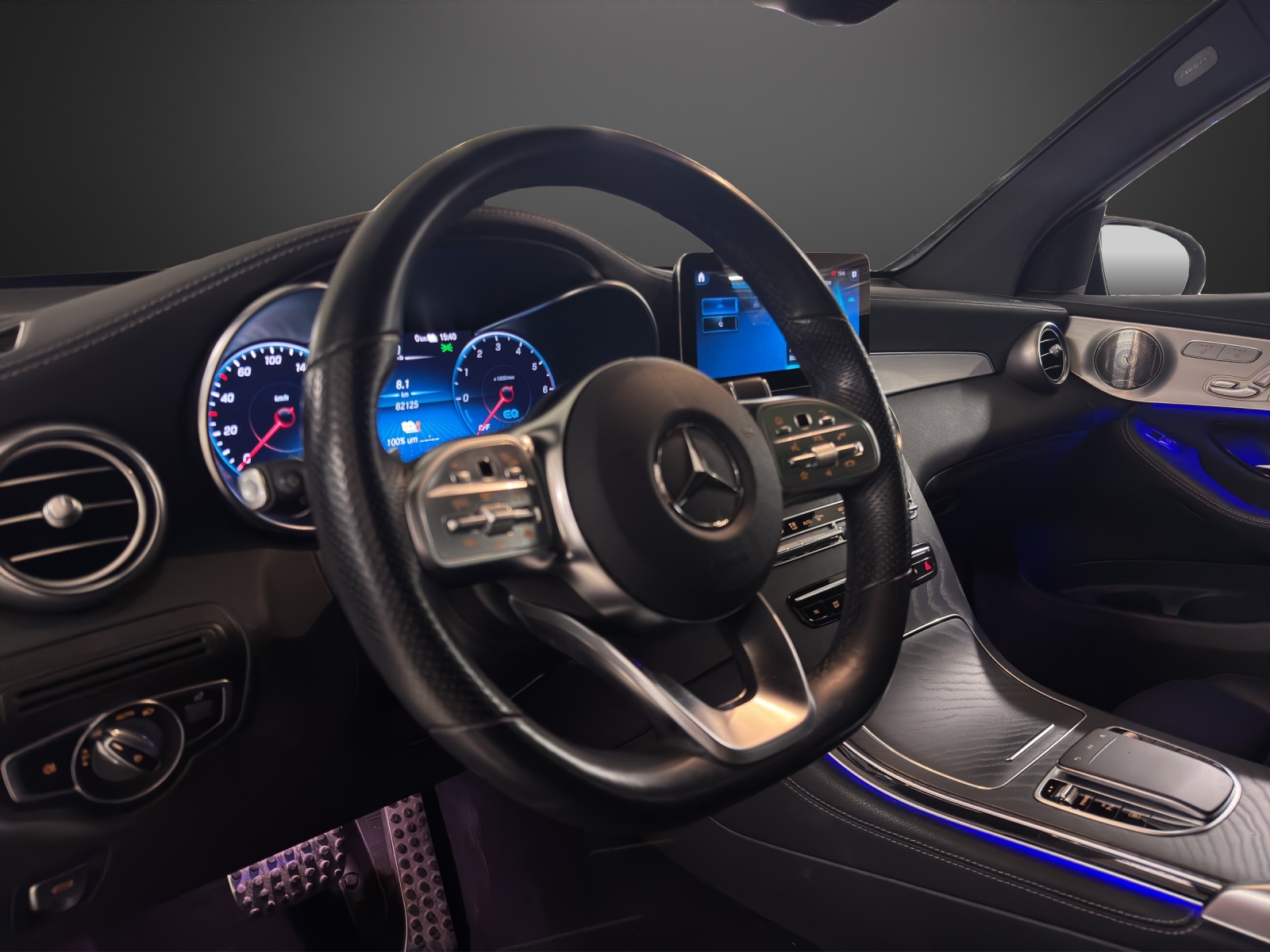 MERCEDES-BENZ GLC 300 de AMG Line 4Matic 9G-Tronic-image-11