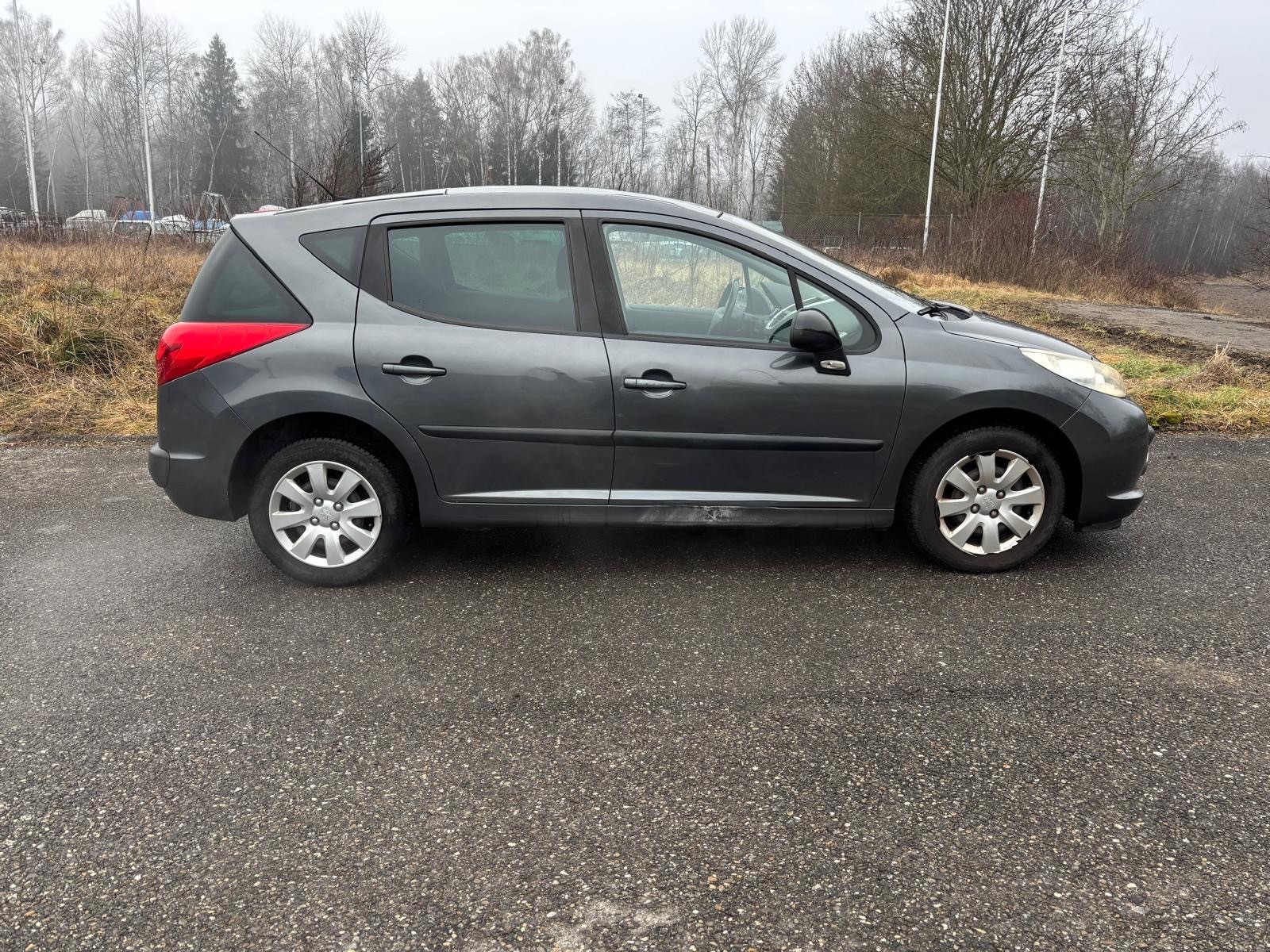 PEUGEOT 207 SW 1.6 16V Sport Automatic-image-8