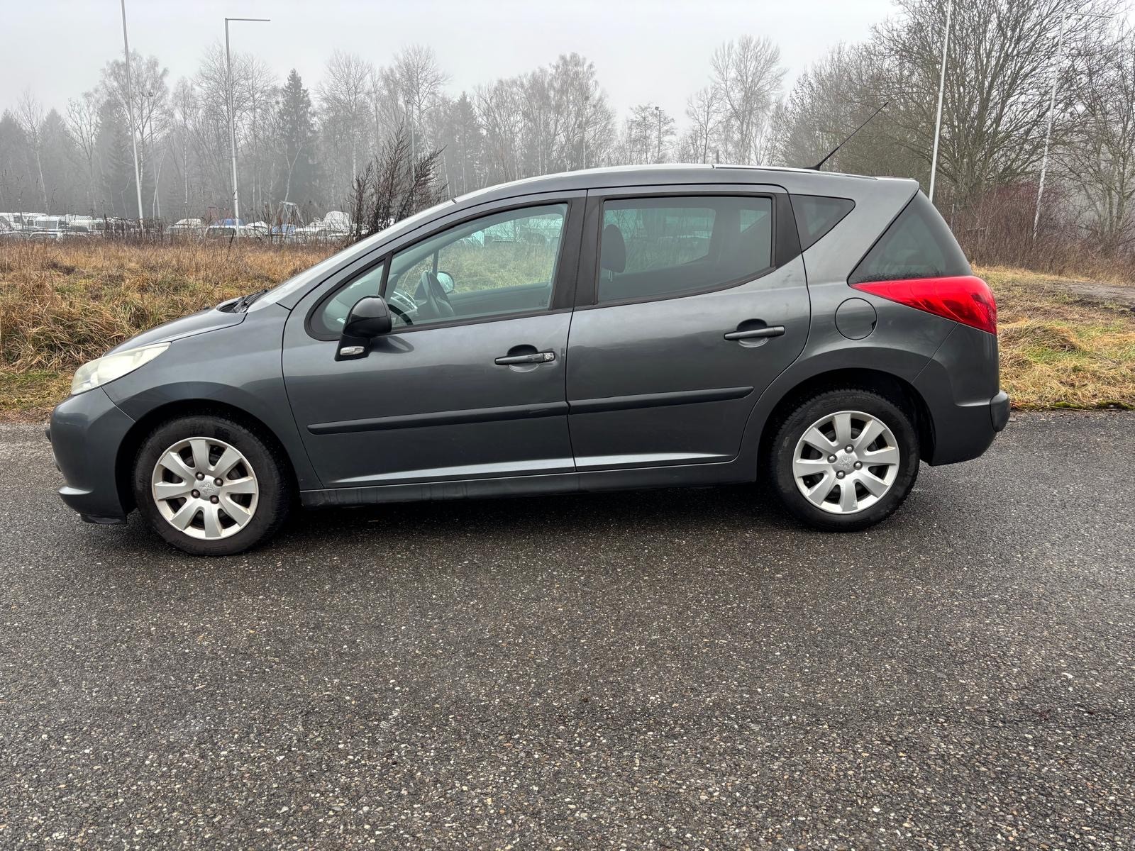 PEUGEOT 207 SW 1.6 16V Sport Automatic-image-7