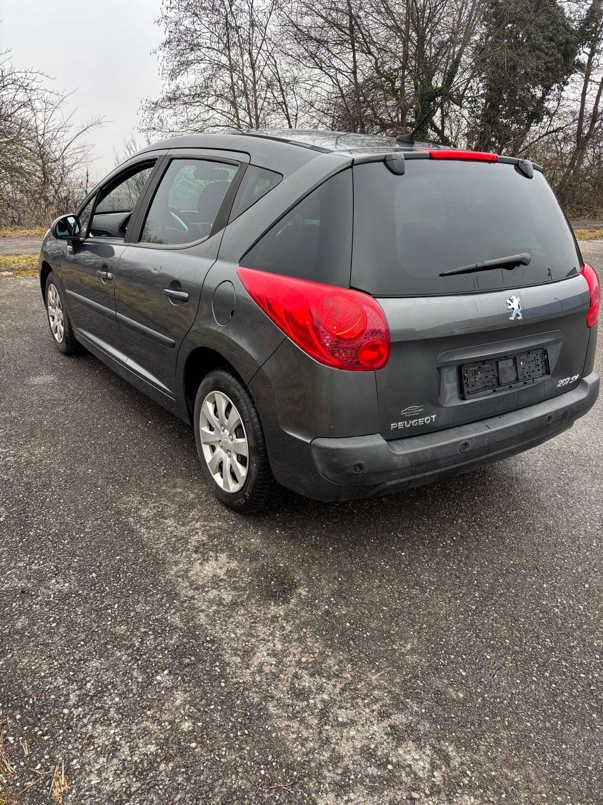 PEUGEOT 207 SW 1.6 16V Sport Automatic-image-6