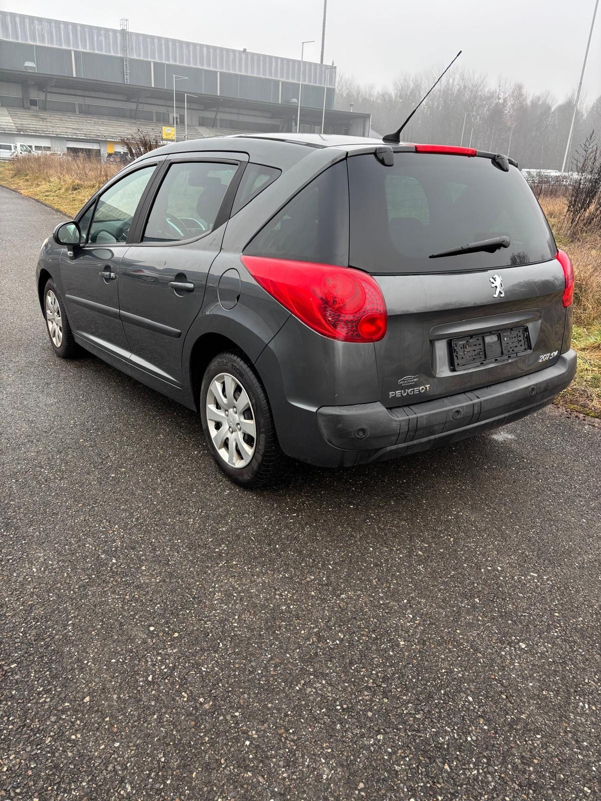 PEUGEOT 207 SW 1.6 16V Sport Automatic-image-4
