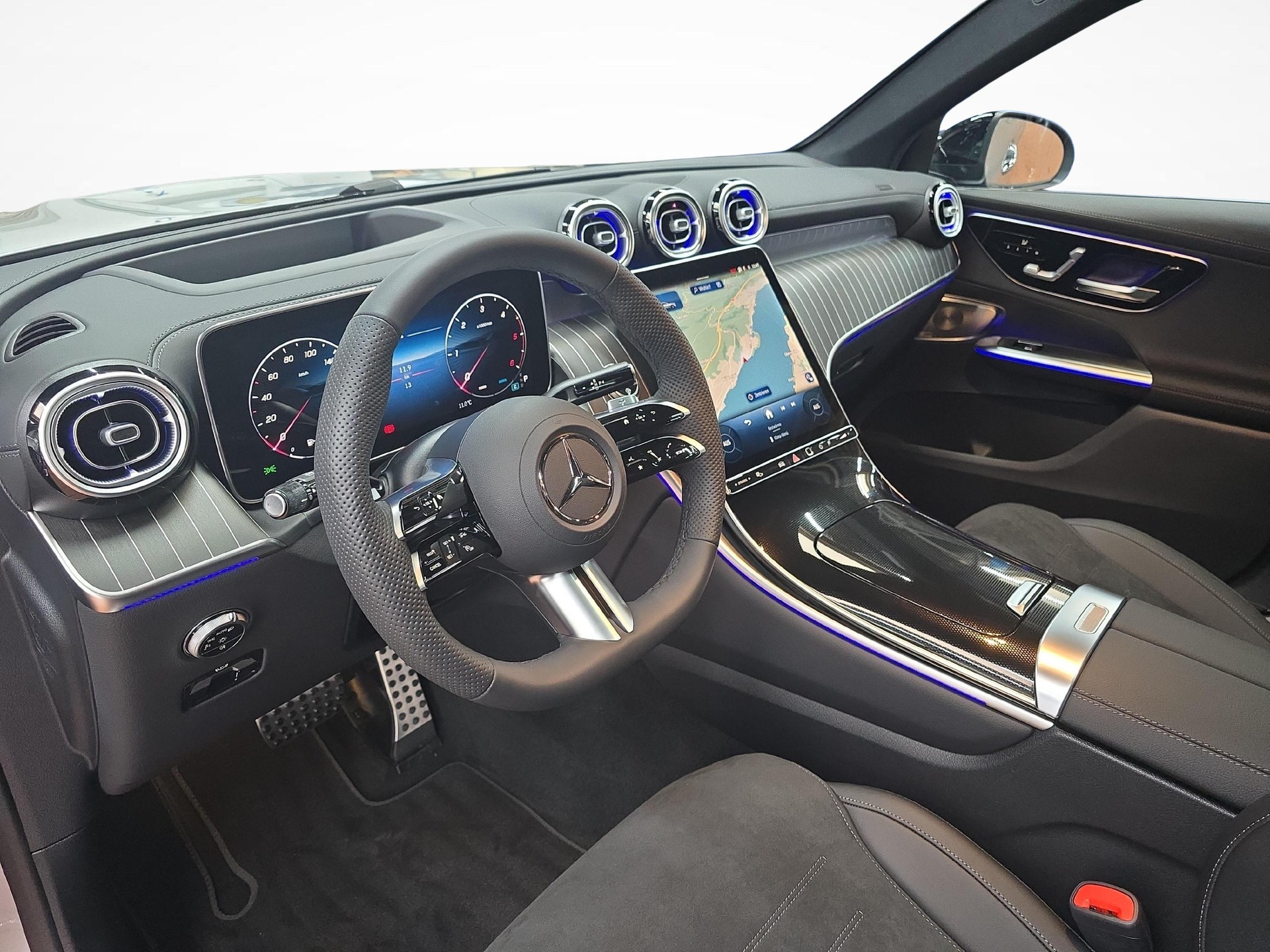 MERCEDES-BENZ GLC 220 d 4MATIC AMG Line-image-5