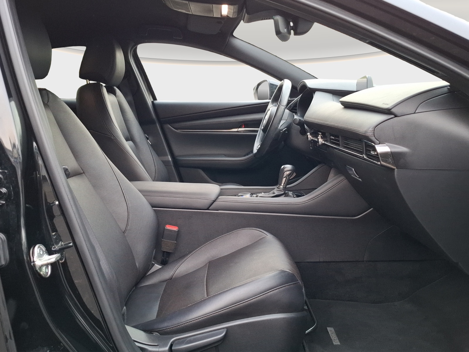 MAZDA 3 Hatchback SKYACTIV-G M Hybrid 122 Revolution Automat // CH Fahrzeug // 8-fach Aluminiumbereift // Bremsen hinten komplett NEU-image-9
