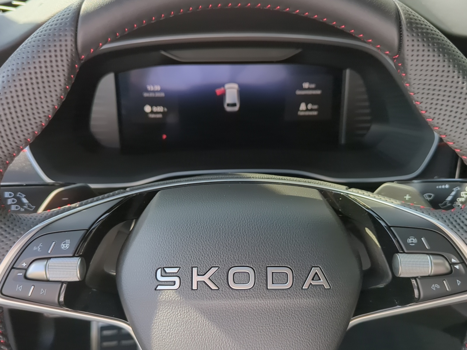 SKODA Octavia Combi 2.0 TSI DSG RS-image-6