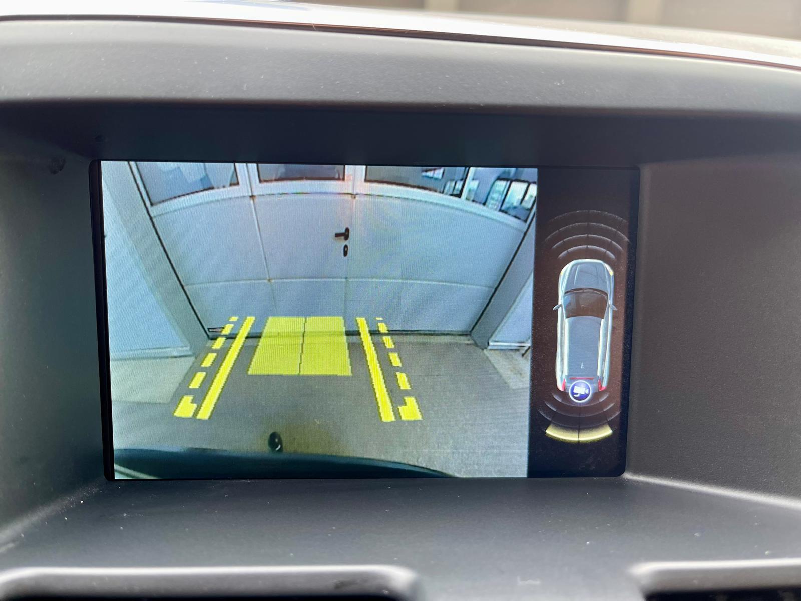 VOLVO XC60 D5 AWD Summum Geartronic-image-10