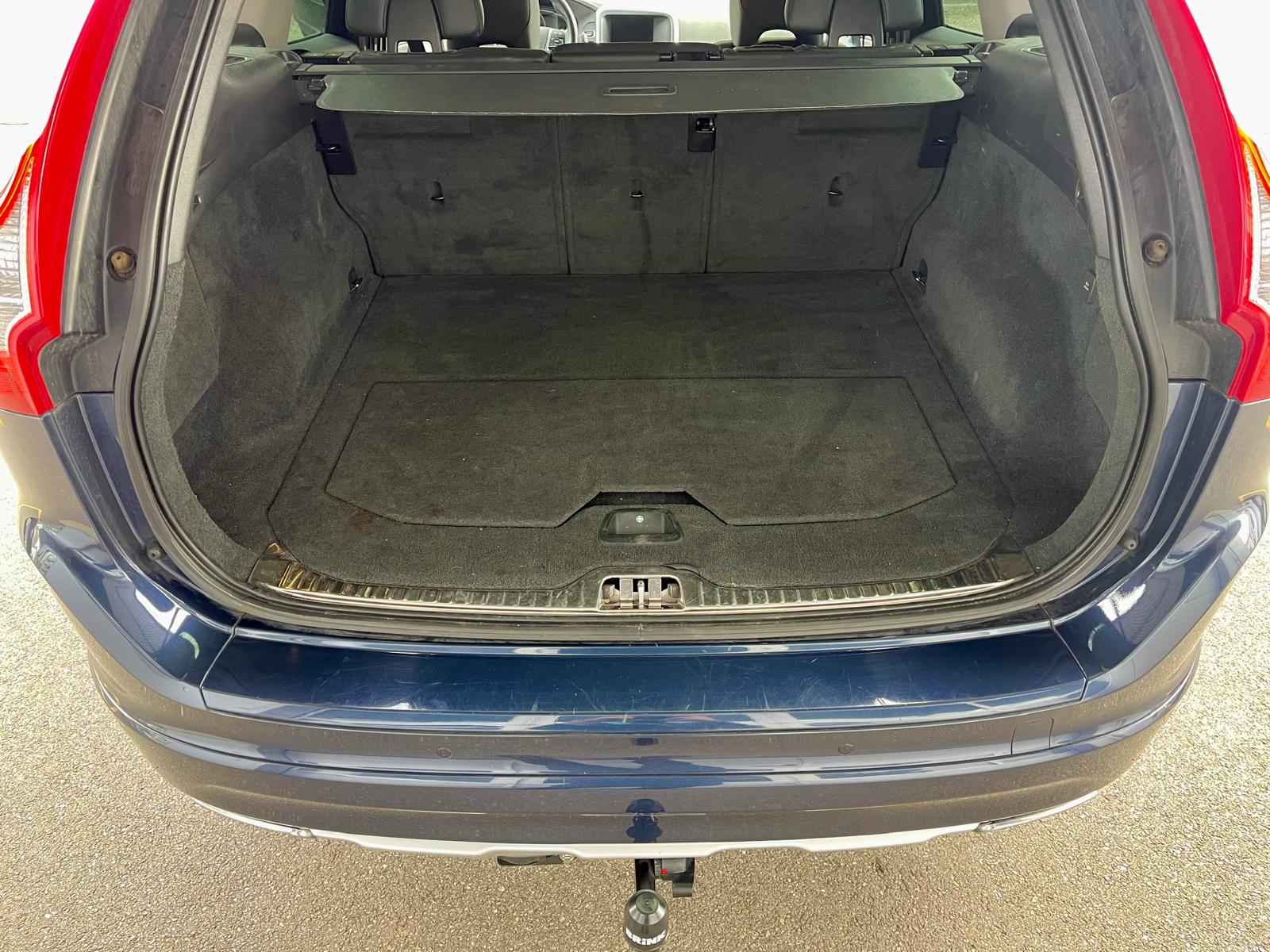 VOLVO XC60 D5 AWD Summum Geartronic-image-7