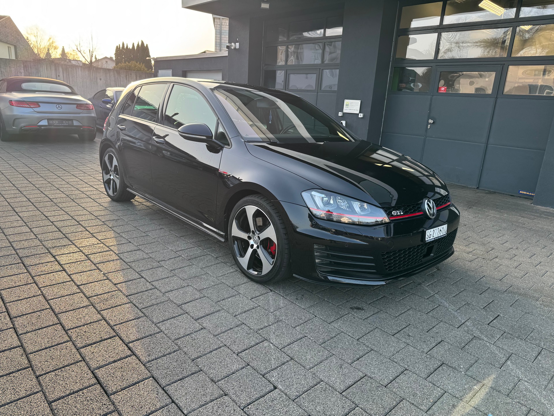 VW Golf 2.0 TSI GTI-image-1