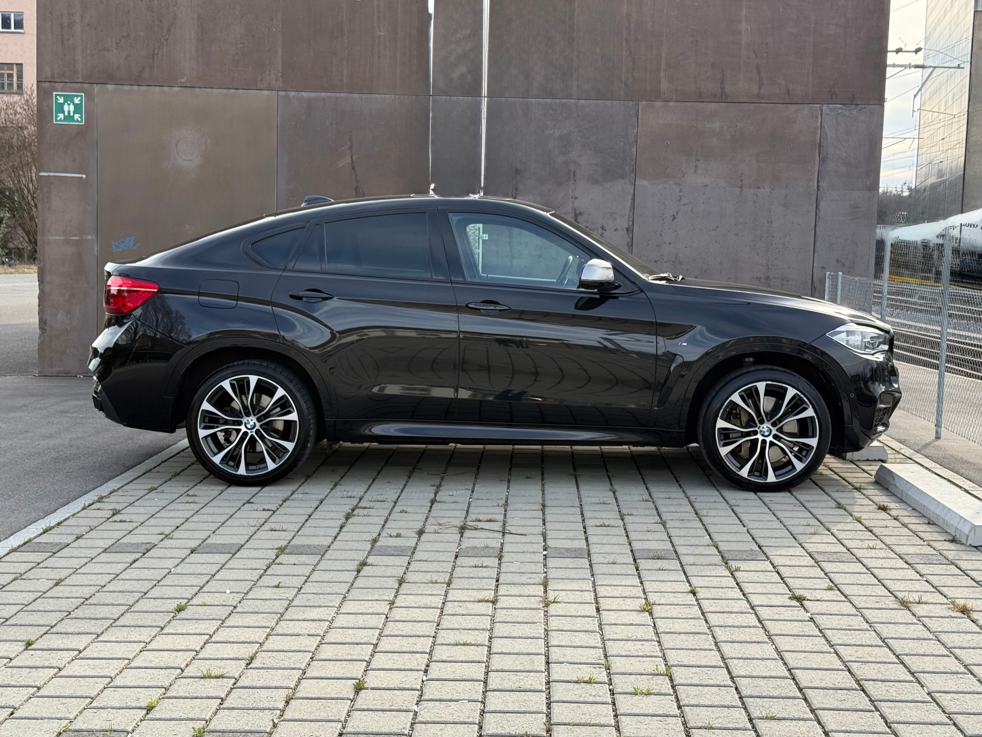 BMW X6 M50d Pure M Sport Plus Steptronic-image-3