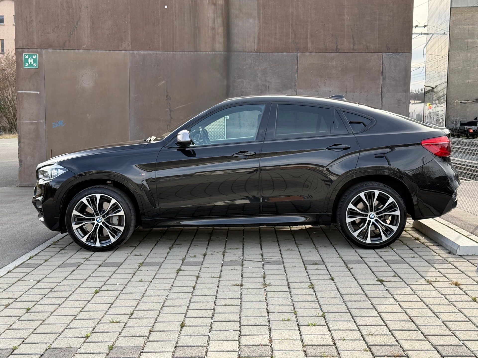 BMW X6 M50d Pure M Sport Plus Steptronic-image-1