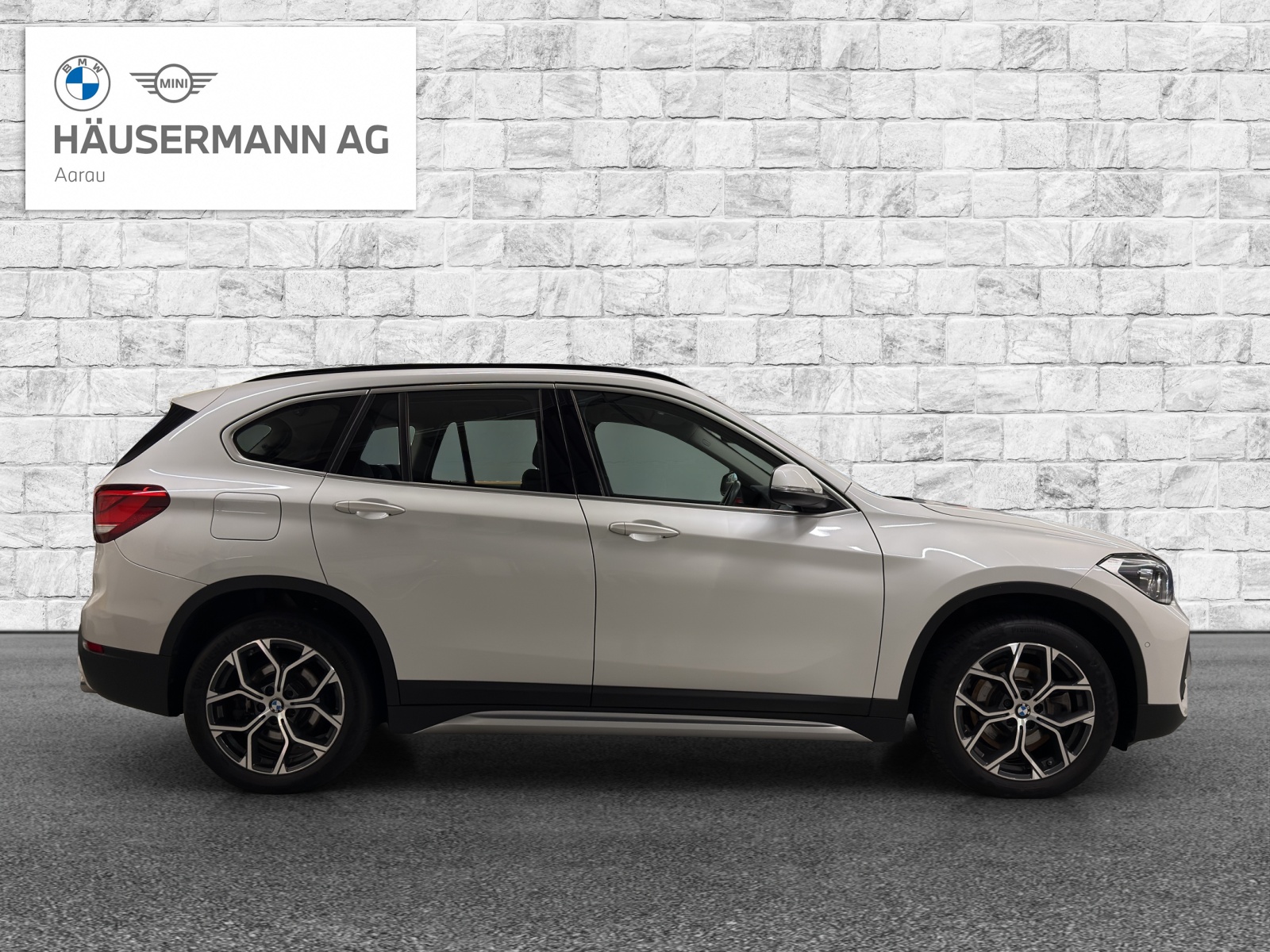 BMW X1 xDrive 20d xLine-image-2