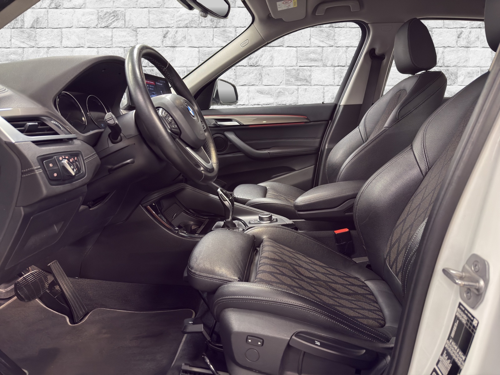 BMW X1 xDrive 20d xLine-image-5