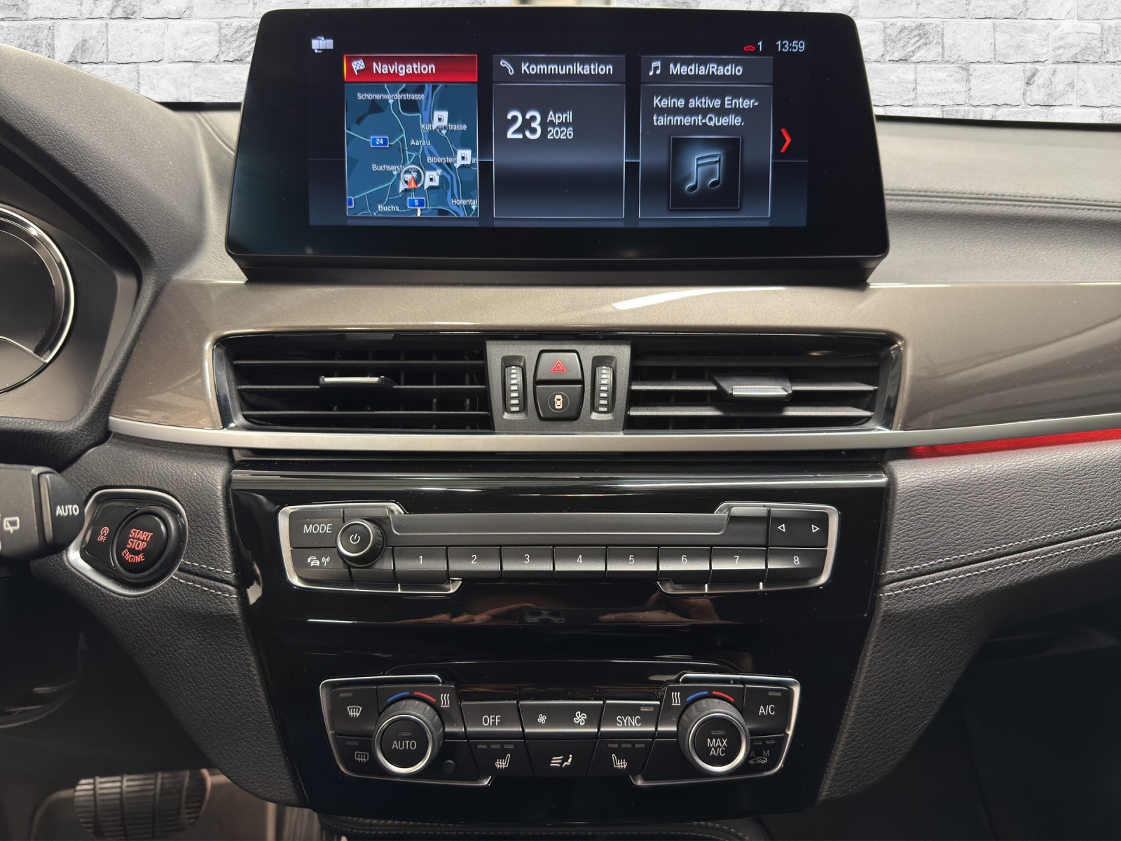 BMW X1 xDrive 20d xLine-image-16