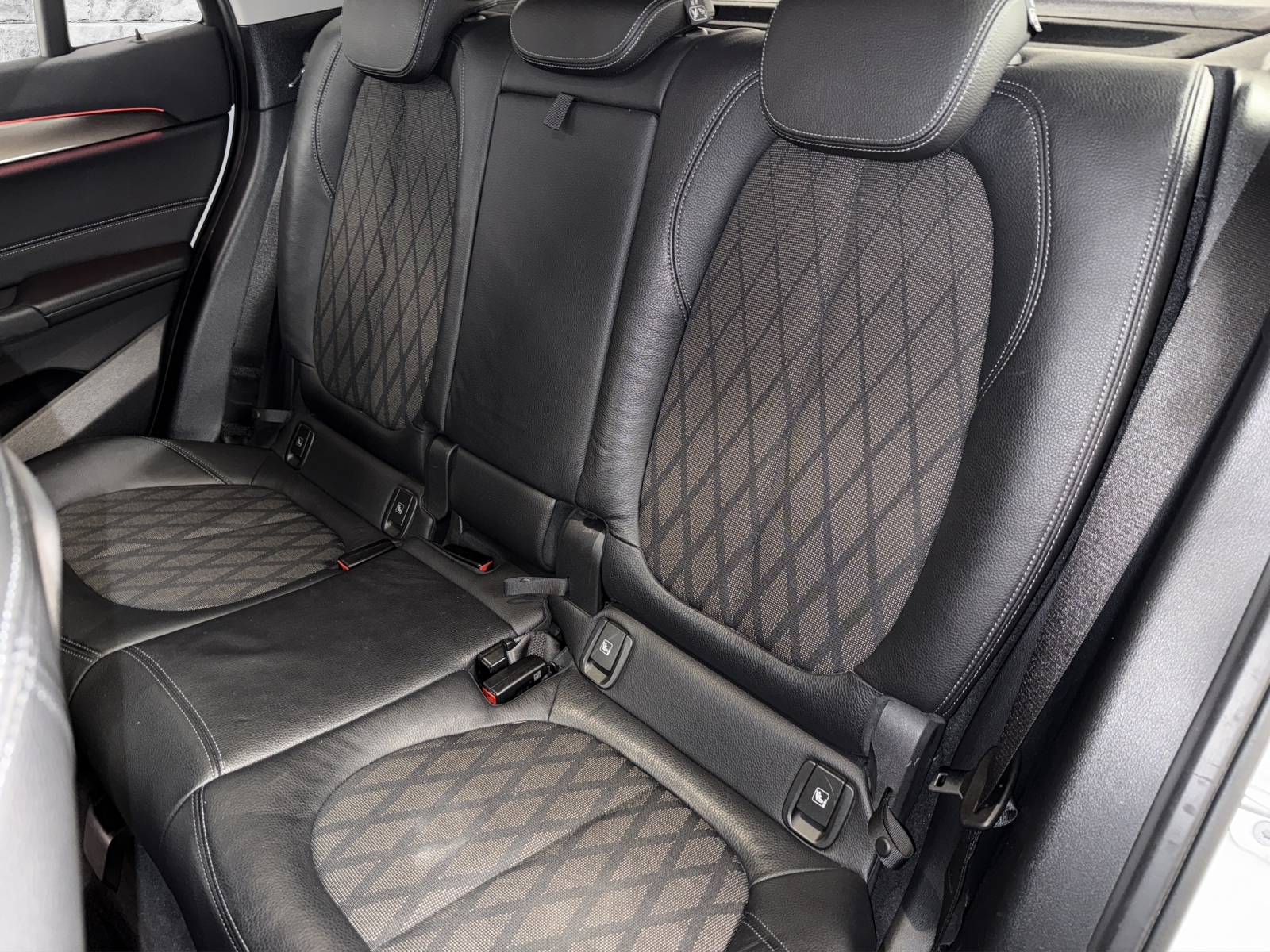 BMW X1 xDrive 20d xLine-image-14