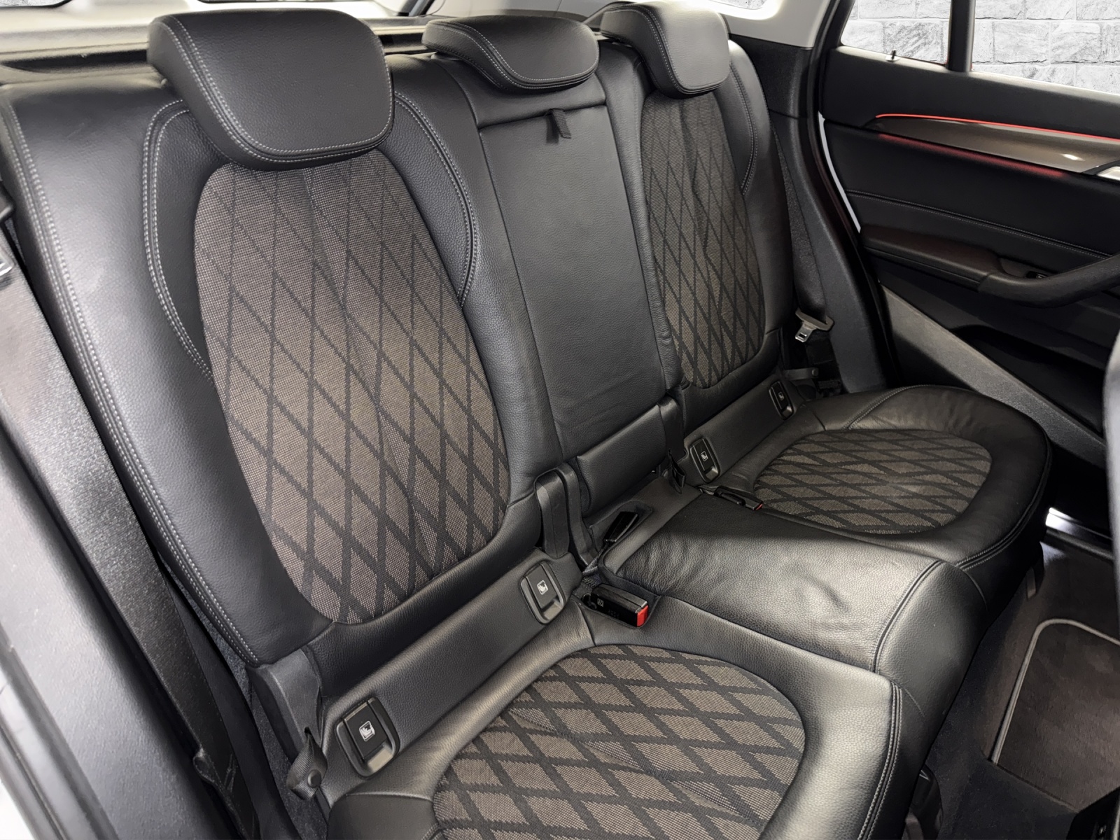 BMW X1 xDrive 20d xLine-image-17