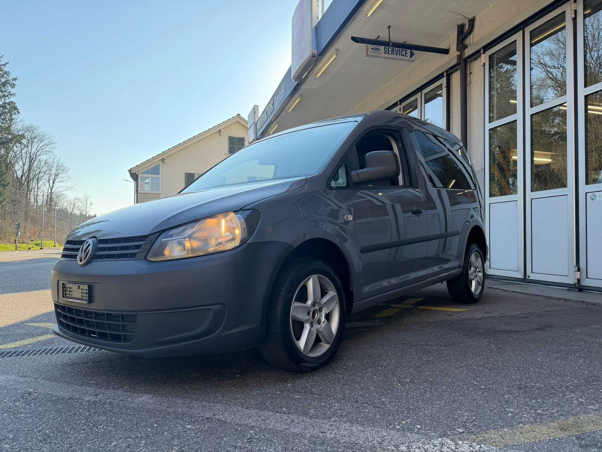 VW Caddy 2.0 TDI 4Motion-showroom-element-1