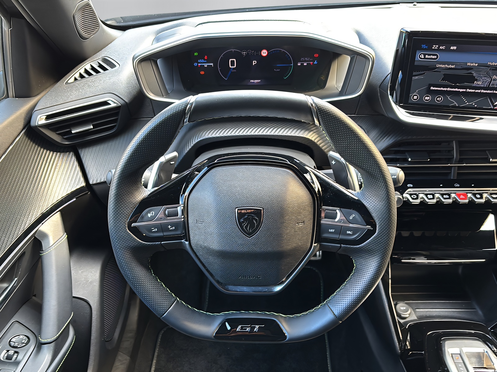 PEUGEOT 2008 1.2 Hybrid 145 GT-image-13