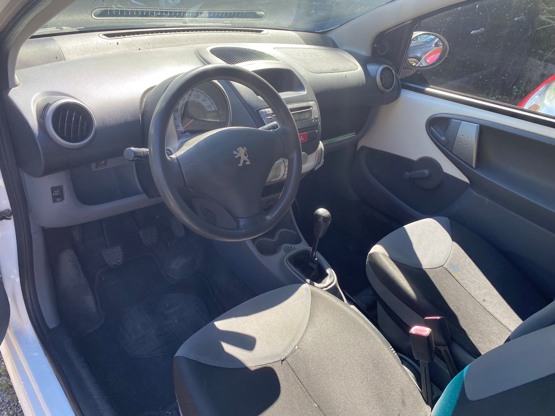 PEUGEOT 107 1.0 Trendy-image-7