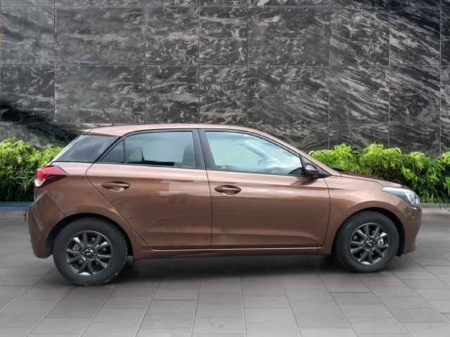 HYUNDAI i20 1.0 T-GDi Amplia-image-2