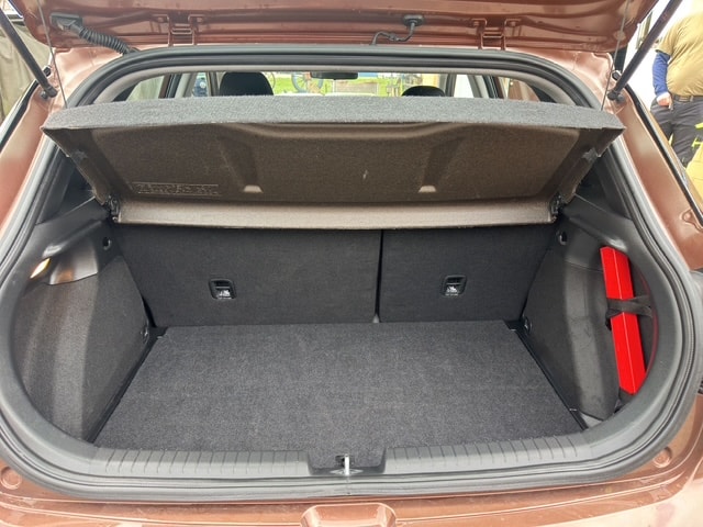 HYUNDAI i20 1.0 T-GDi Amplia-image-8