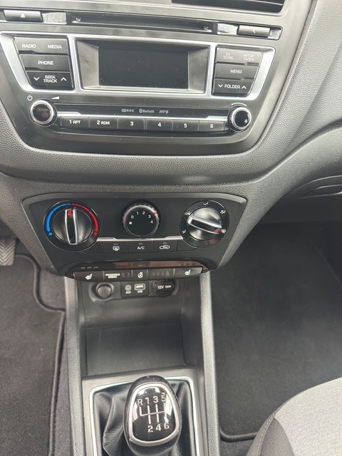 HYUNDAI i20 1.0 T-GDi Amplia-image-6