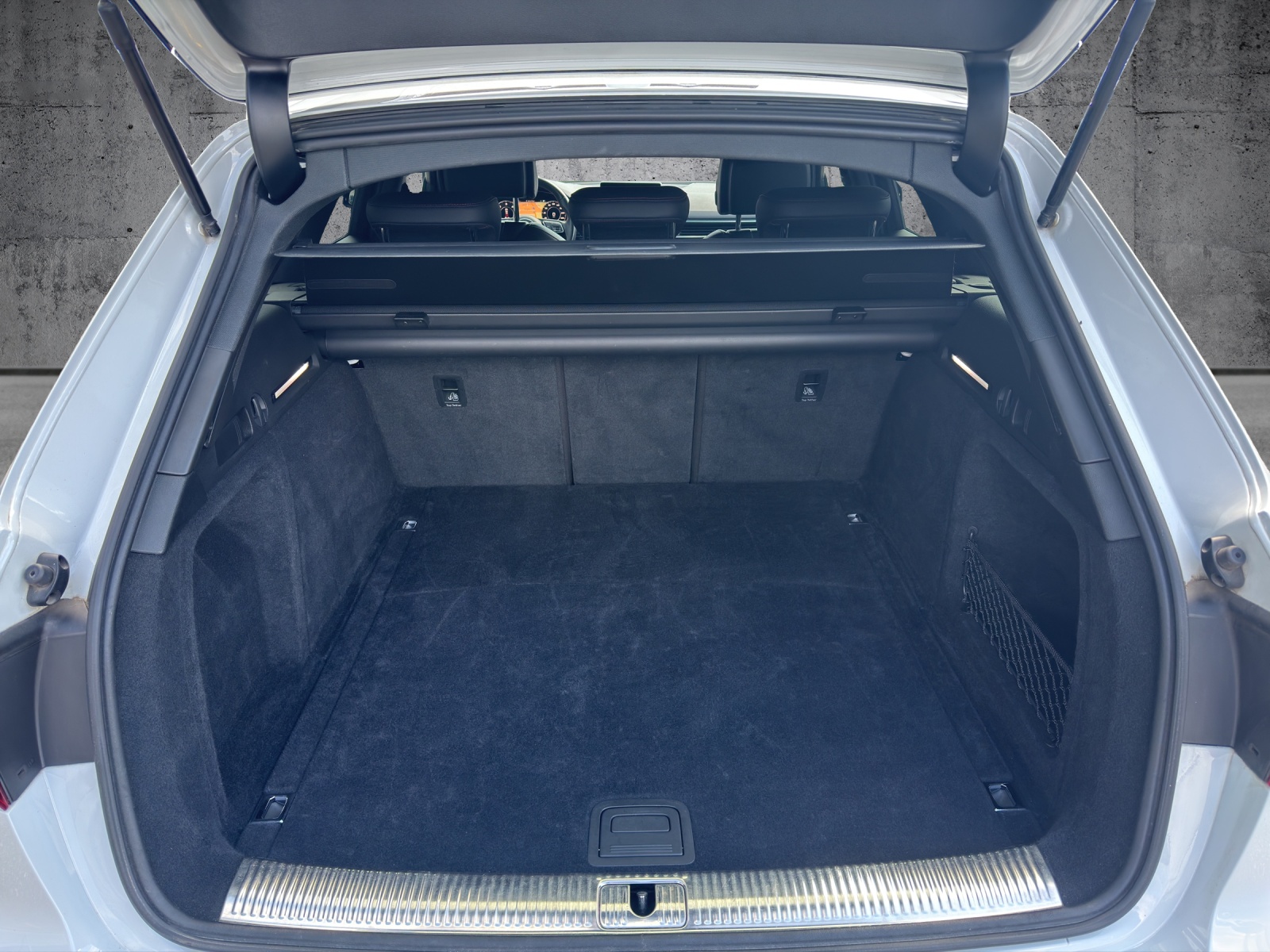 AUDI A4 Avant 2.0 TDI Sport quattro S-tronic-image-10