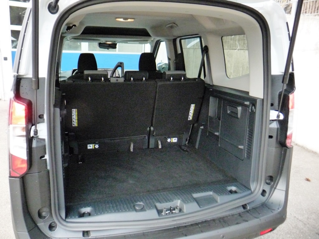 FORD Tourneo Courier 1.0 EcoBoost Titanium Automat-image-14