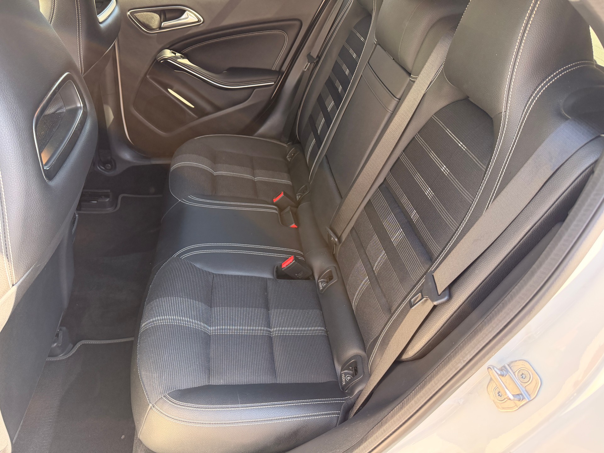 MERCEDES-BENZ GLA 200 Night Star 7G-DCT-image-8