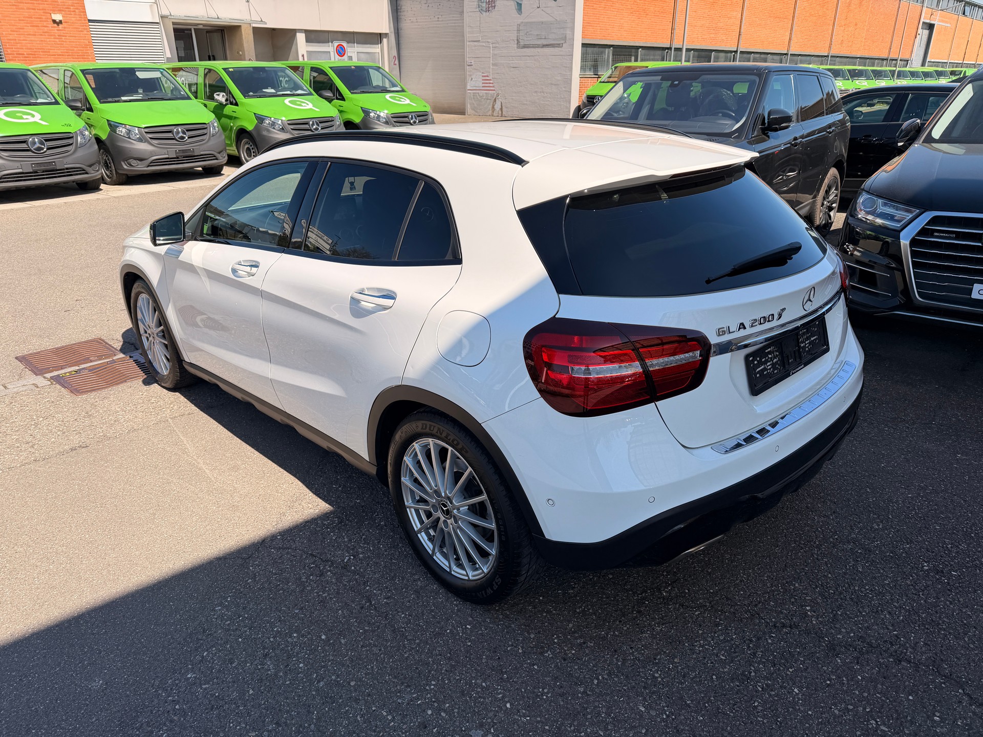 MERCEDES-BENZ GLA 200 Night Star 7G-DCT-image-2