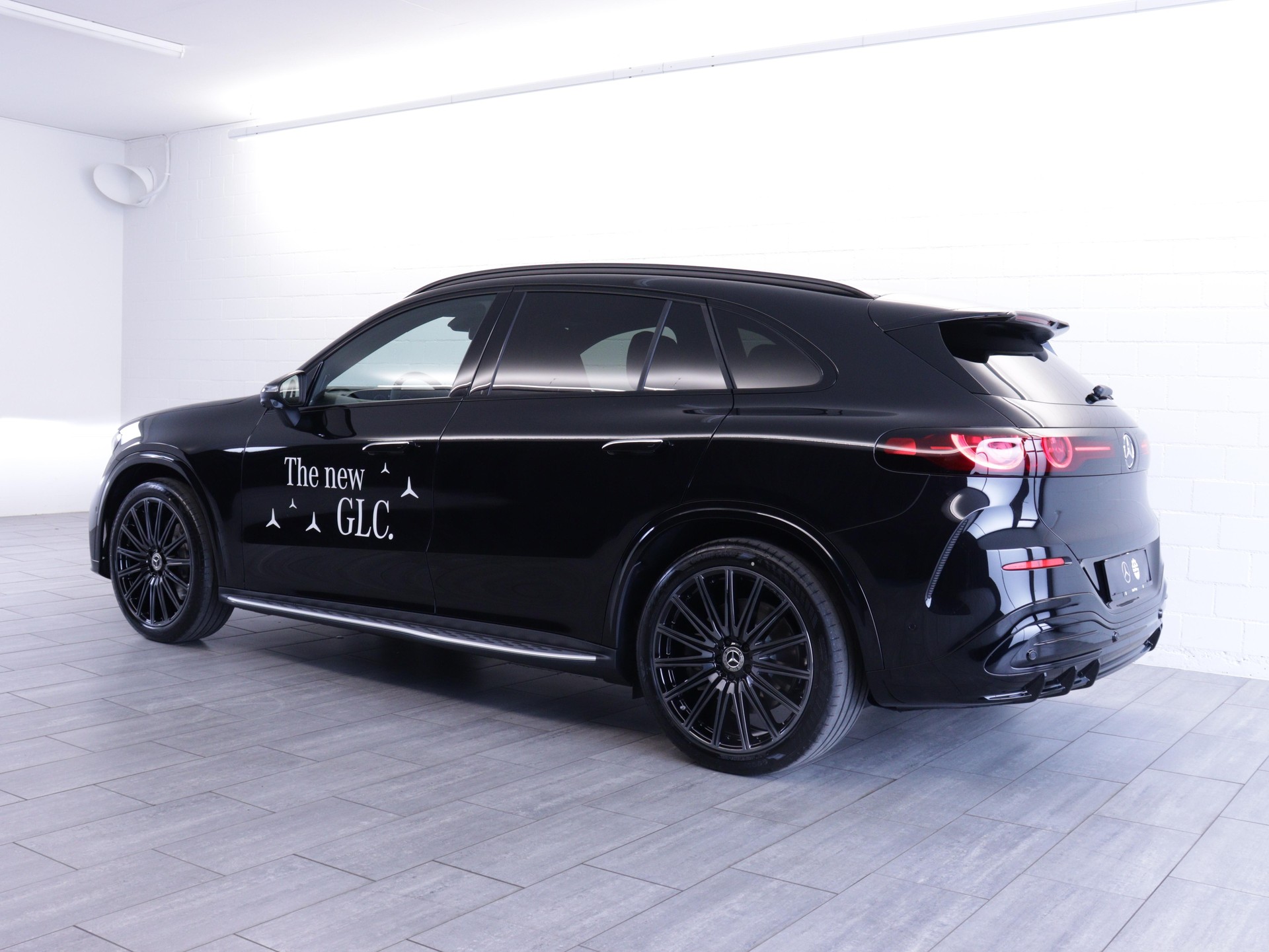 MERCEDES-BENZ GLC 400 4matic-showroom-element-2