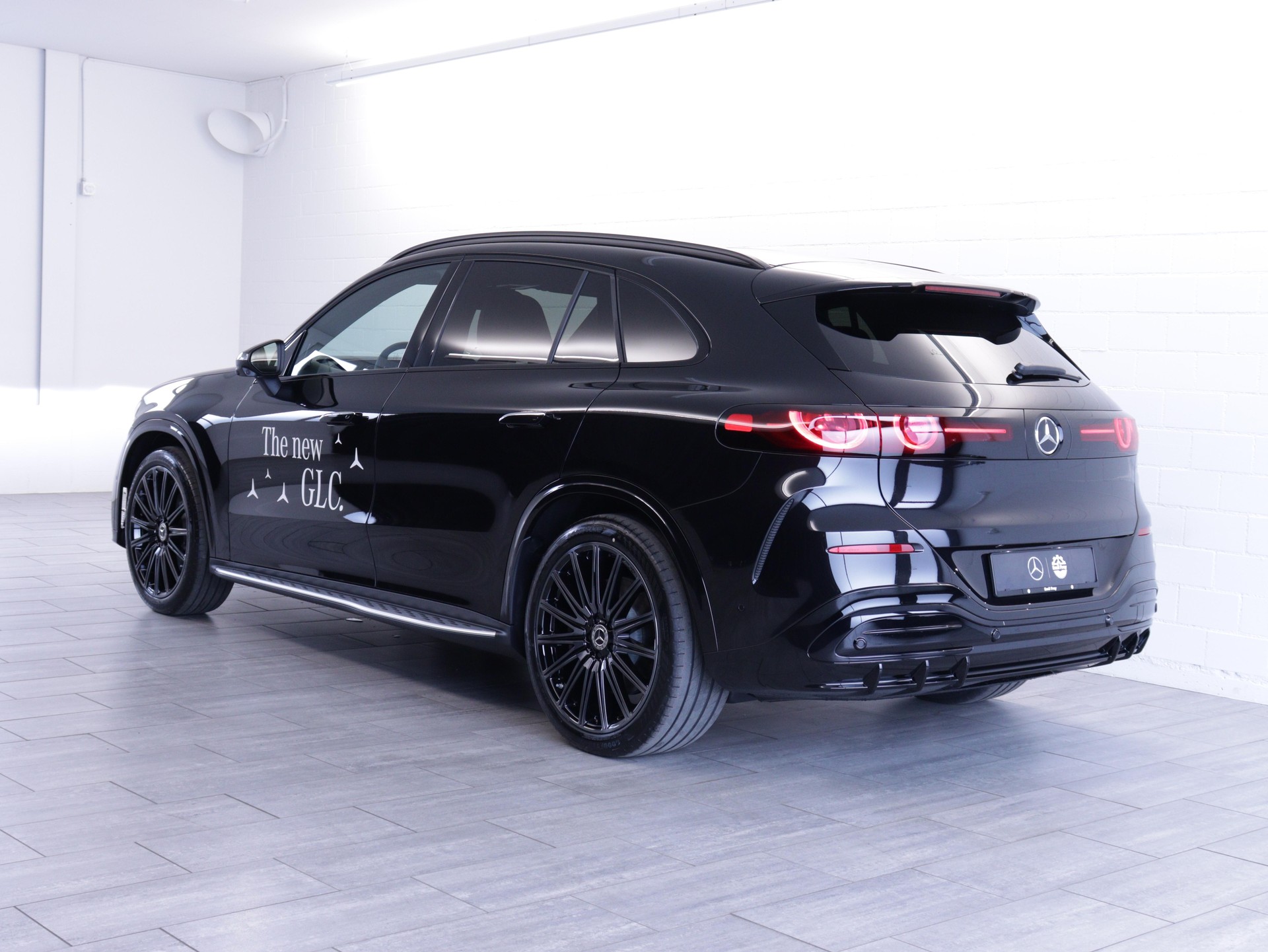 MERCEDES-BENZ GLC 400 4matic-showroom-element-3