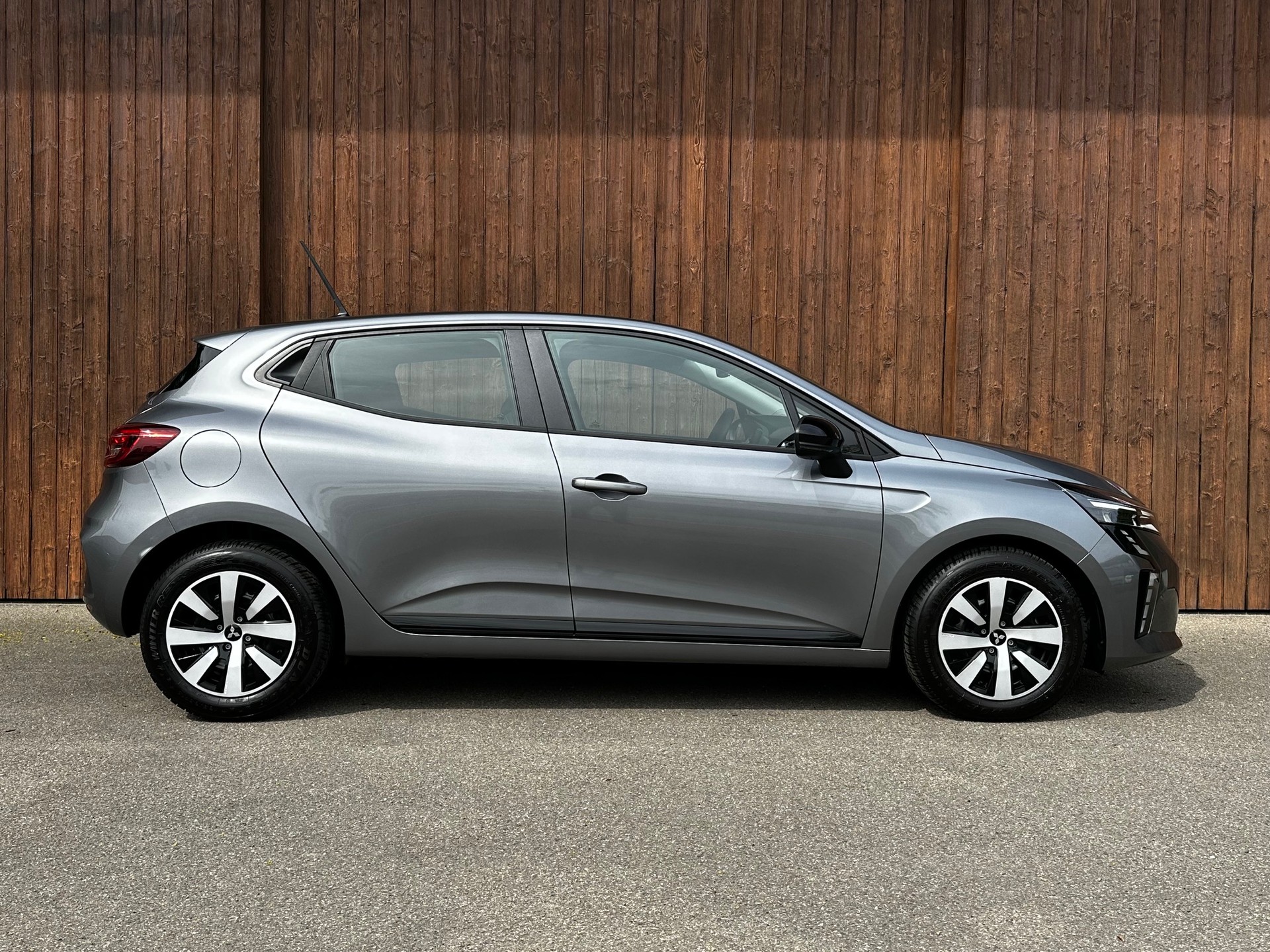 MITSUBISHI COLT 1.0 Instyle-showroom-element-1