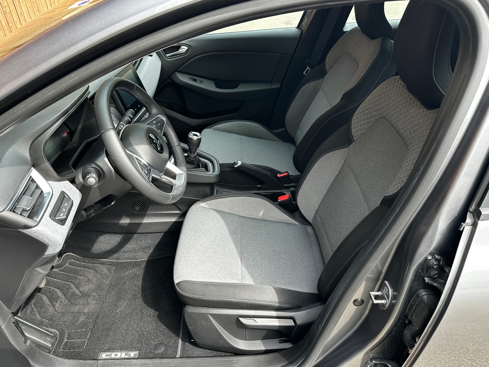 MITSUBISHI COLT 1.0 Instyle-image-6