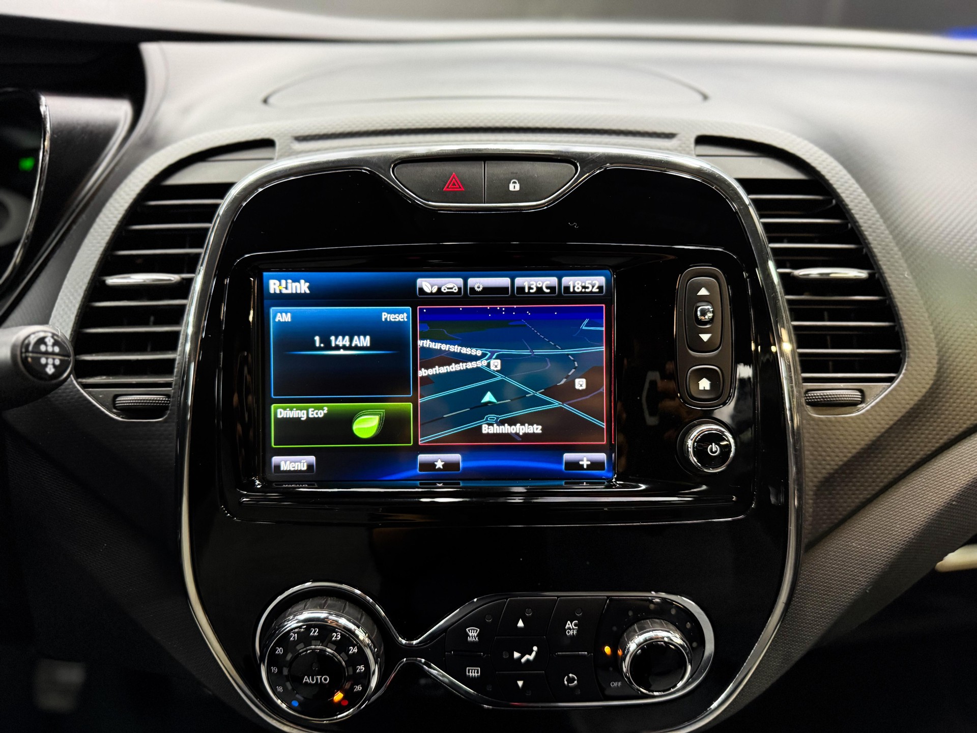 RENAULT Captur 1.5 dCi Privilège-image-13