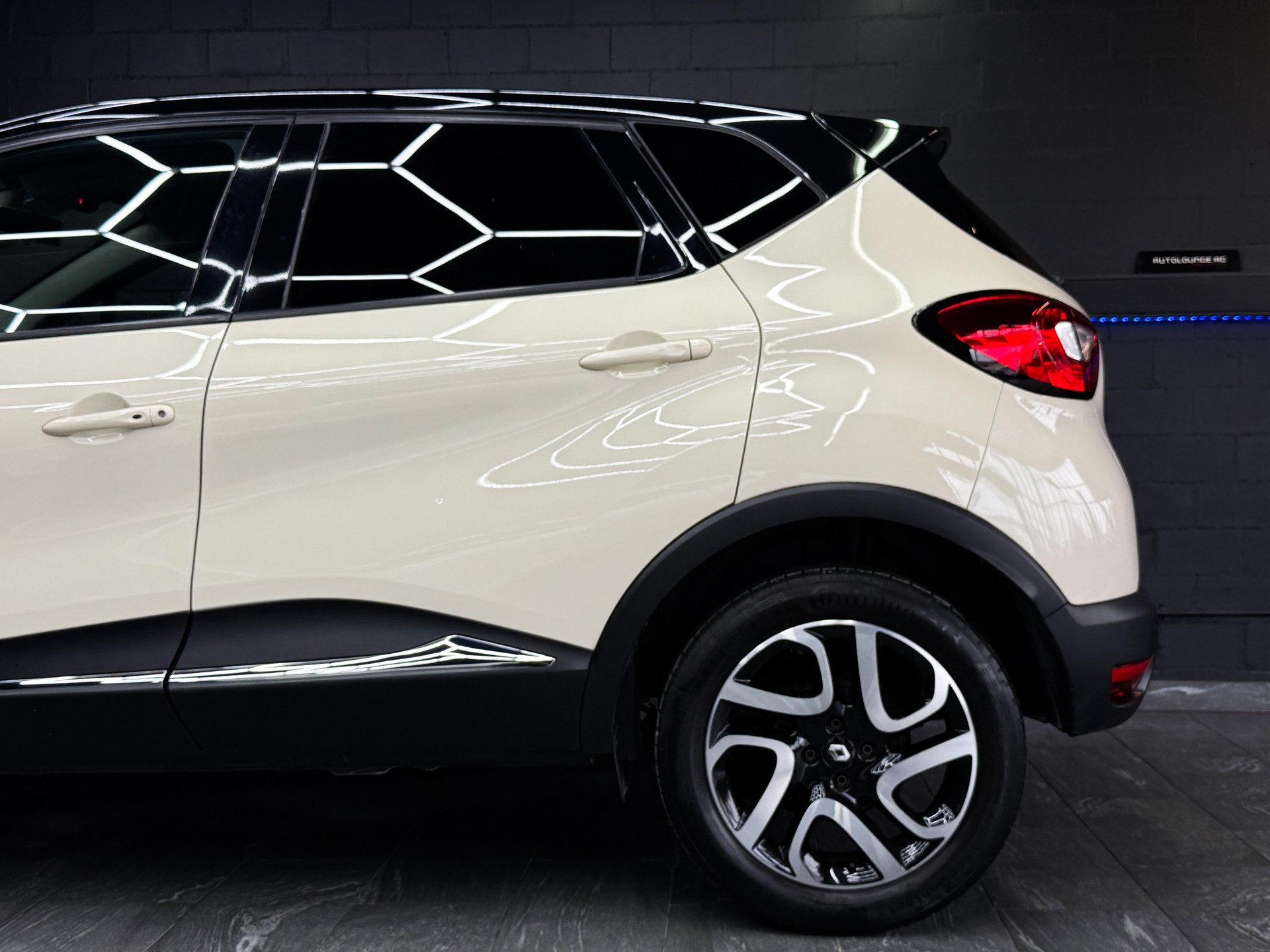 RENAULT Captur 1.5 dCi Privilège-image-6