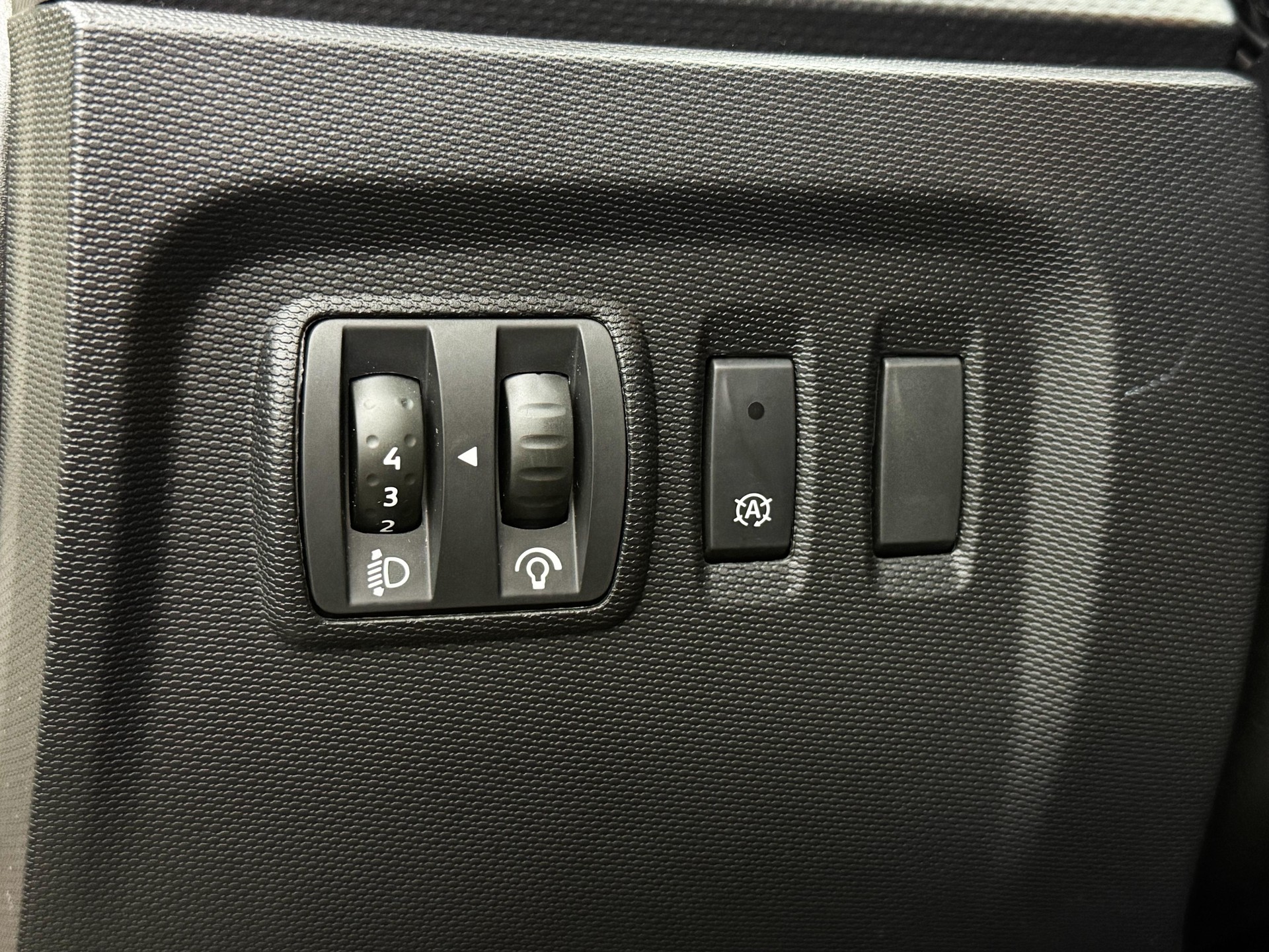 RENAULT Captur 1.5 dCi Privilège-image-16