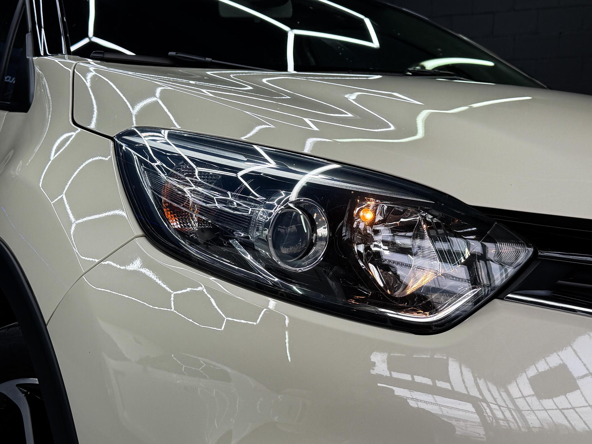 RENAULT Captur 1.5 dCi Privilège-image-3