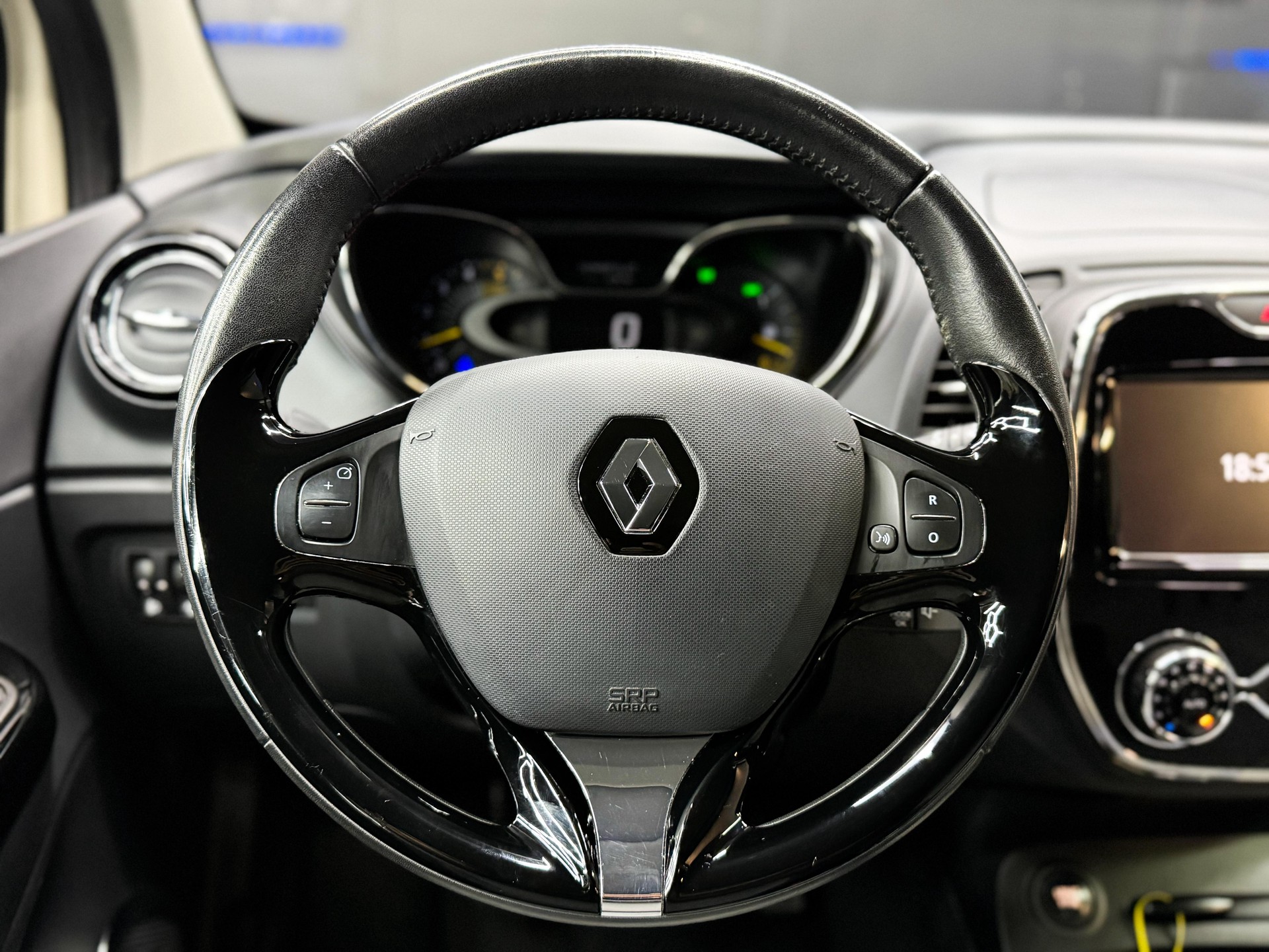 RENAULT Captur 1.5 dCi Privilège-image-10