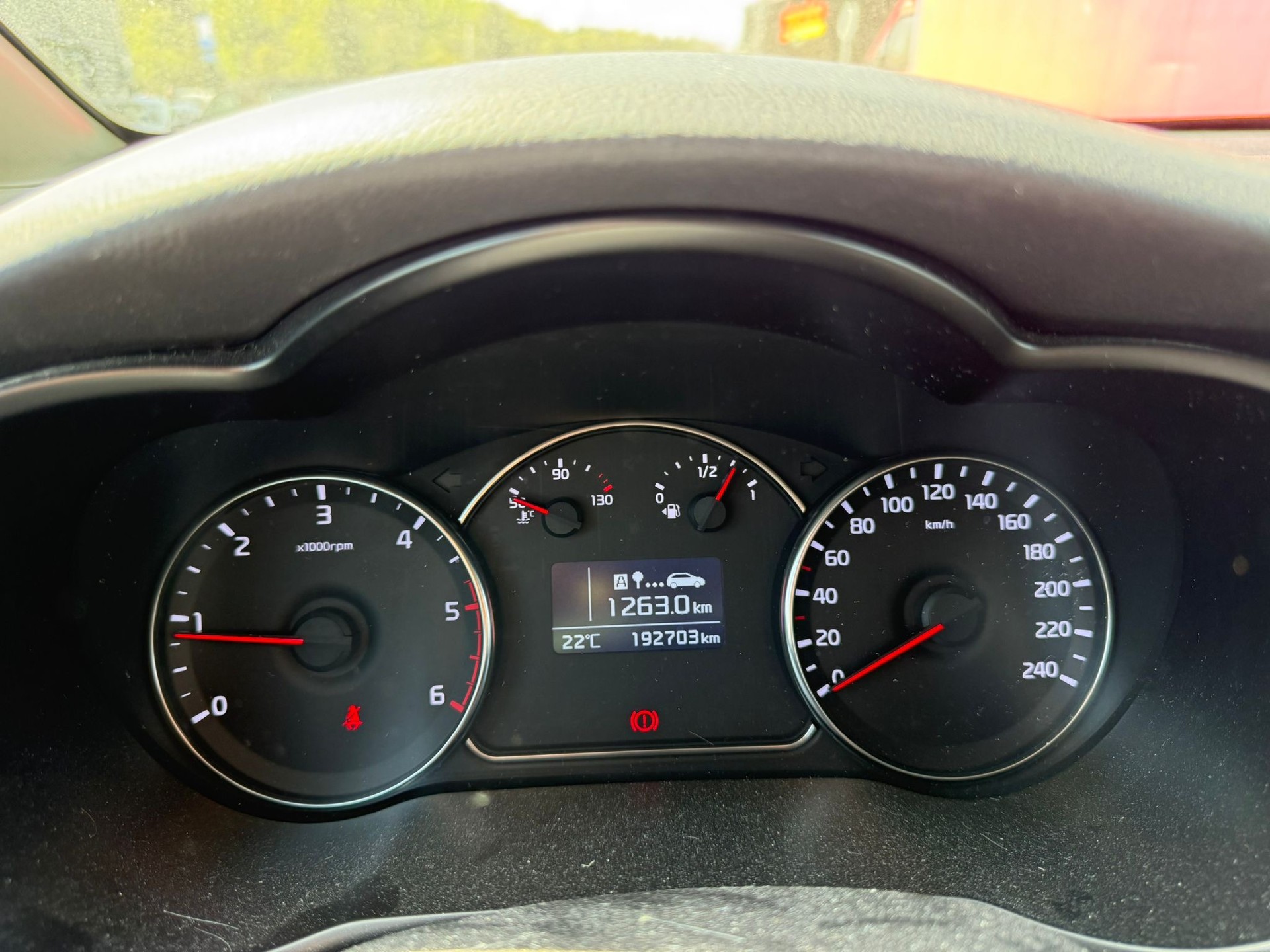 KIA Carens 1.7 CRDi Style-image-6