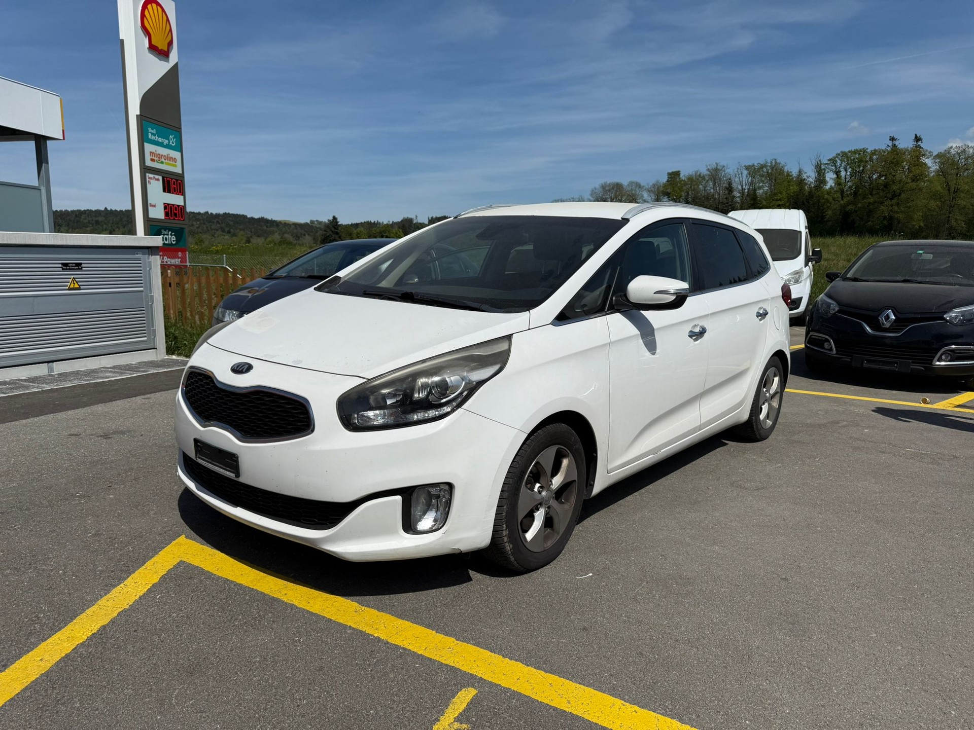 KIA Carens 1.7 CRDi Style-image-0