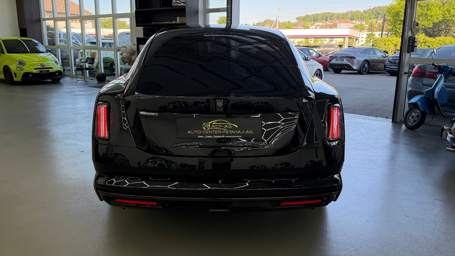 ROLLS-ROYCE Spectre Black Badge-image-4