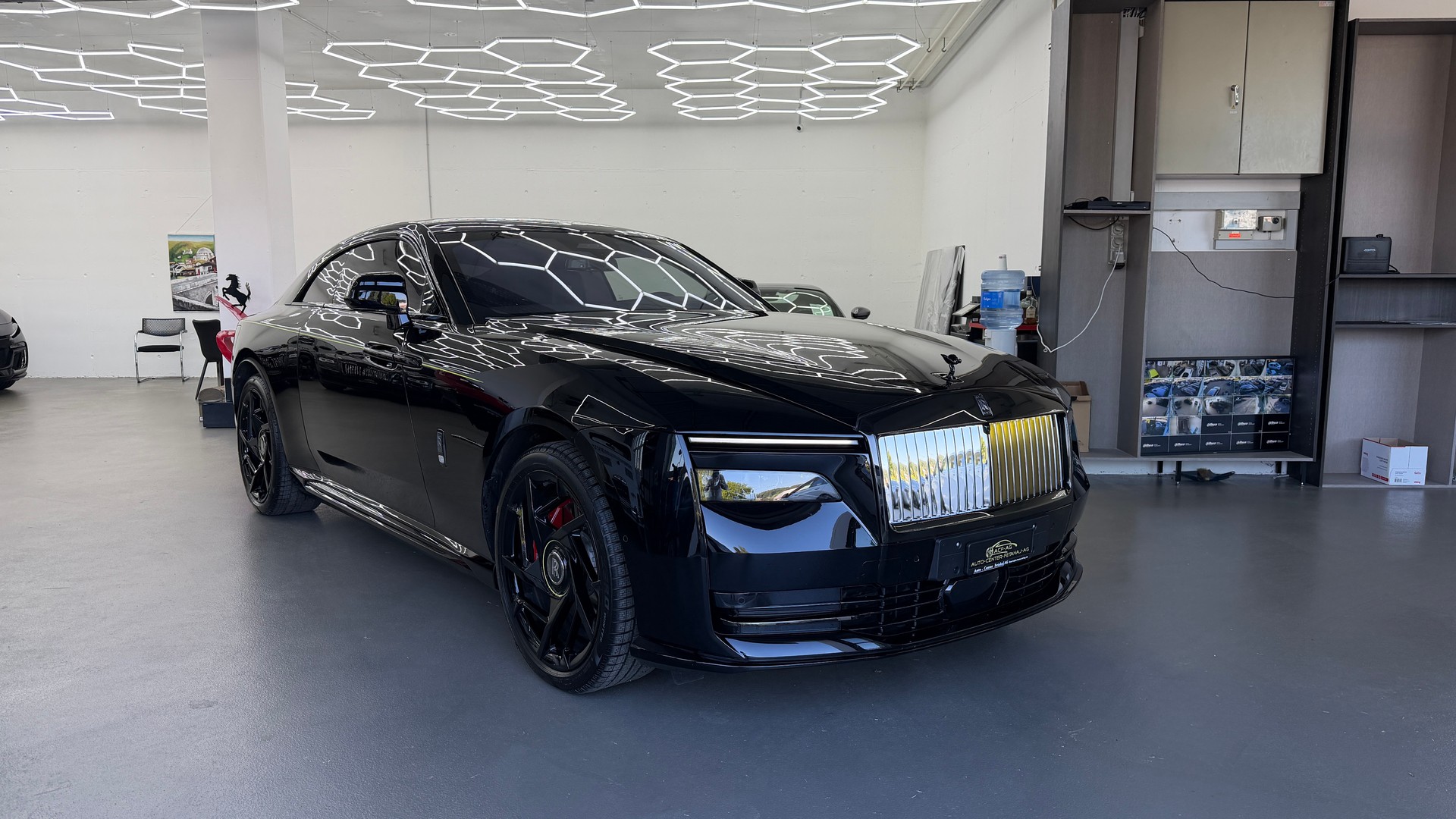 ROLLS-ROYCE Spectre Black Badge-showroom-element-2