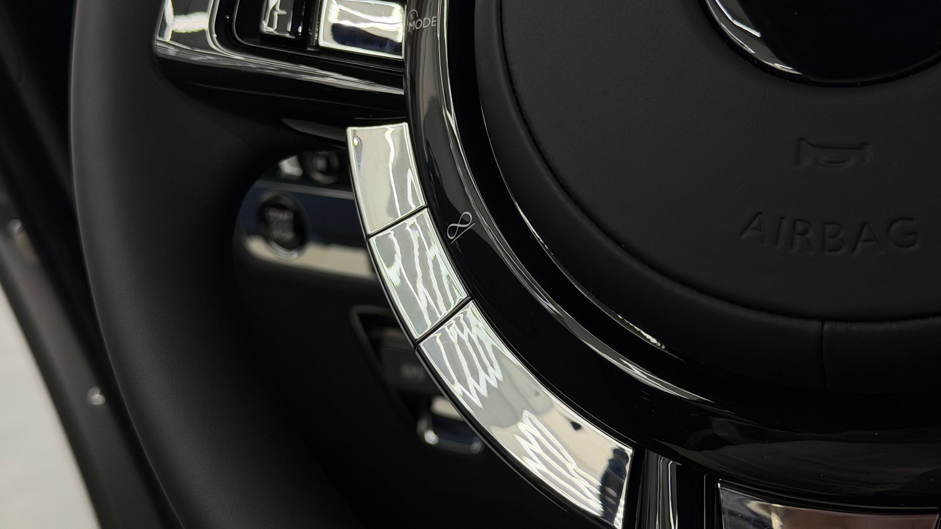 ROLLS-ROYCE Spectre Black Badge-image-22