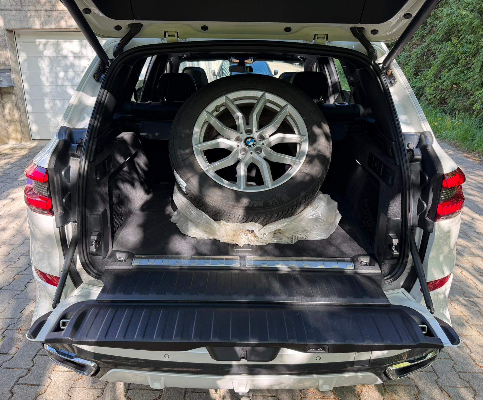 BMW X5 xDrive45e M Sport Steptronic-image-14